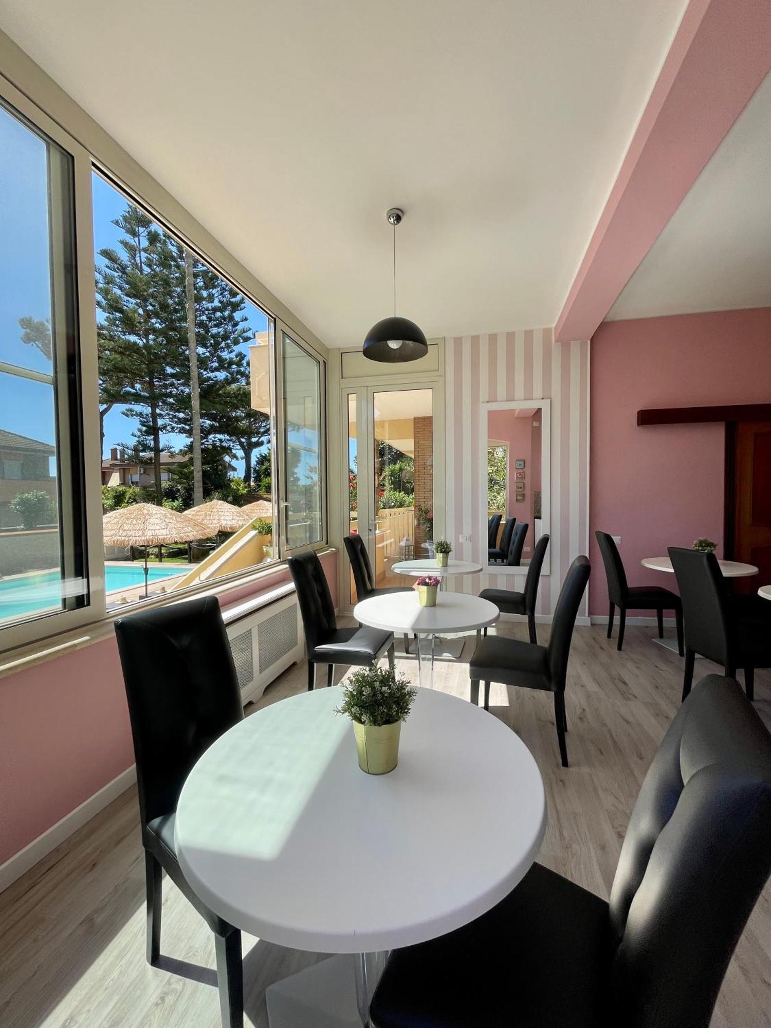 Resort La Magnolia Άντζιο Εξωτερικό φωτογραφία